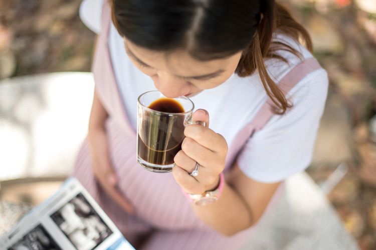 Apakah ibu hamil boleh minum kopi dalam jumlah banyak